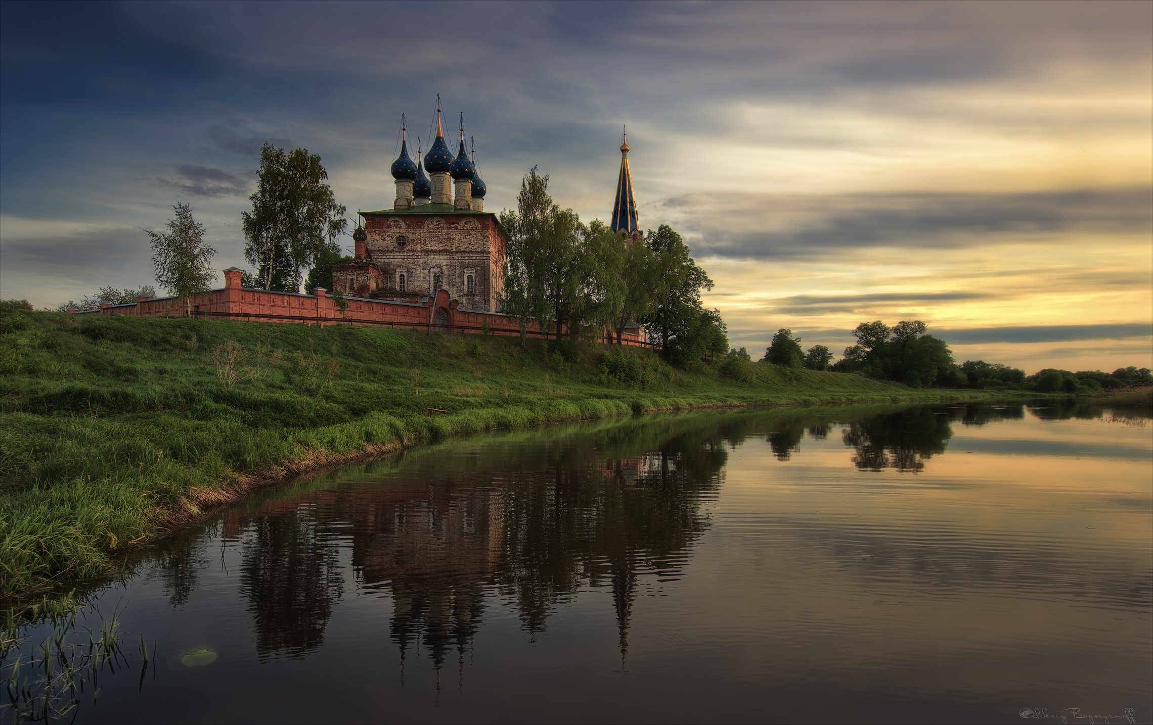 Село остров Ярославской области храм