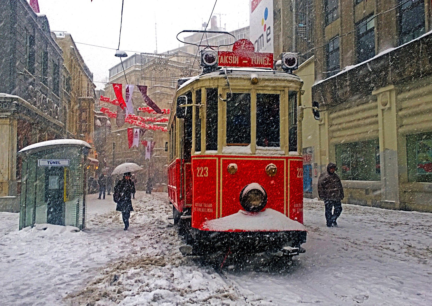 street,winter,landscape,view,art,snow,humans,travel,tram,freedom,peace,image,life,, Nihan Bayındır