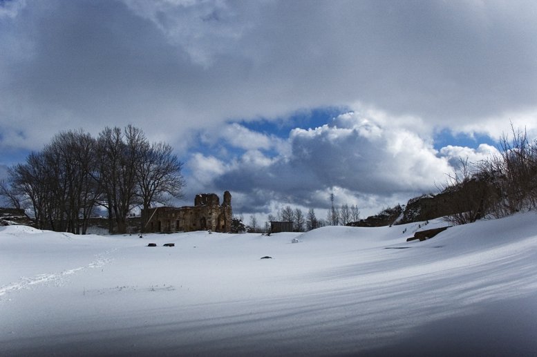 крепость копорье,облака,снег,свет,тень, Евгений Пугачев.