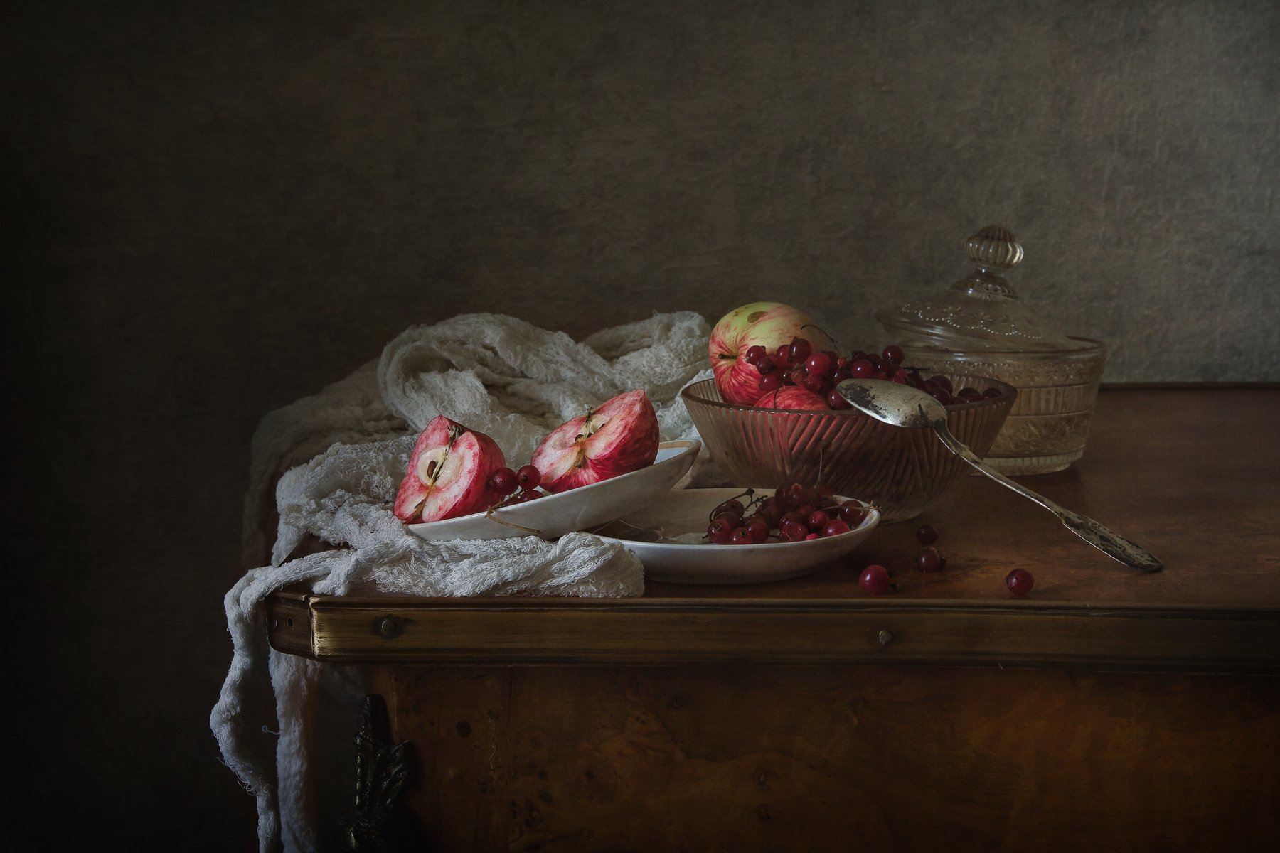 натюрморт, фарфор, яблоки, ягода, смородина, Анна Петина