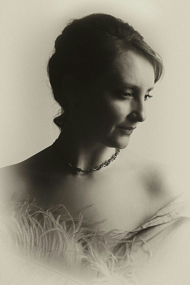 ретро портрет сеппия женщина декольте, Олег Туринский