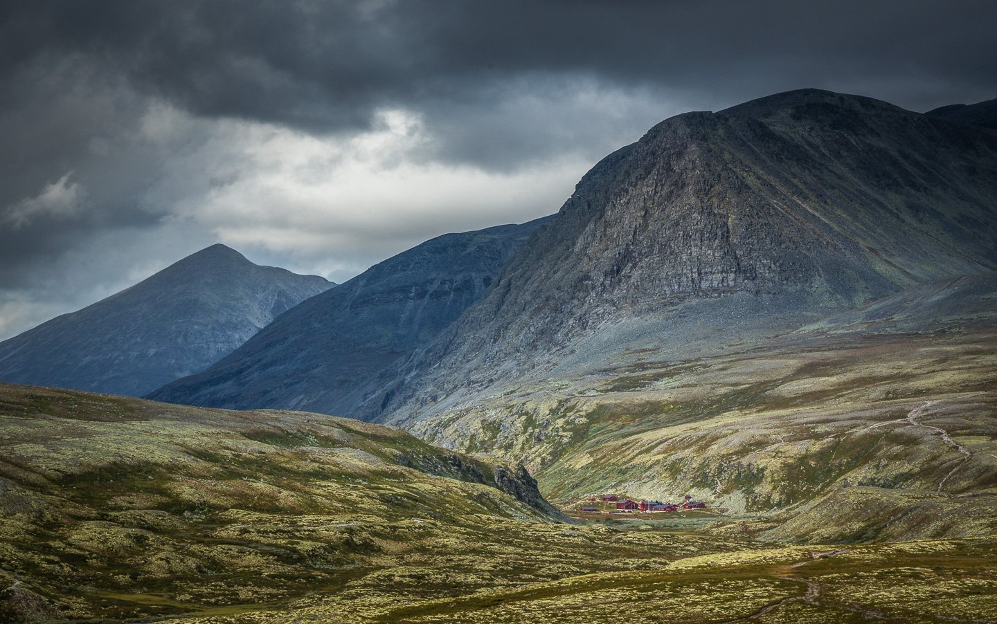 rondane,mountains,national park,scandinavia,outdoor,cloudy,dark,, Adrian Szatewicz
