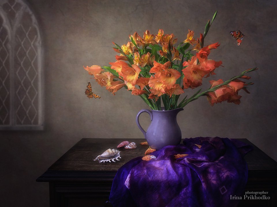 натюрморт, цветочный, ретро, букет, гладиолусы, перуанские лилии, бабочки, Ирина Приходько