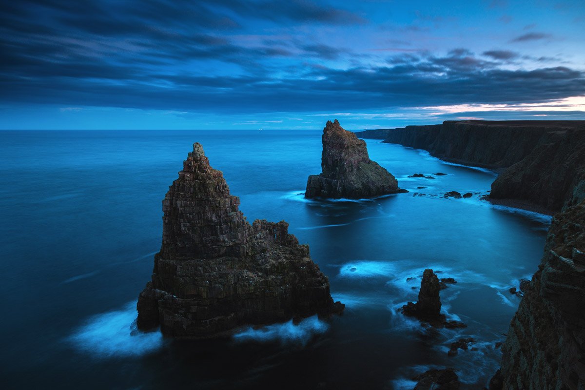 duncansby stacks,scotland,highlands,sea,seashore,shoreline,mountain,cliffs,formation,rock,rocks,blue hour,evening,night,dark,, Adrian Szatewicz