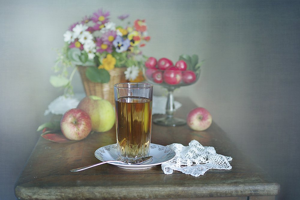 утро,стаканчик,чай,цветы,яблоки,вера павлухина,, Вера  Павлухина