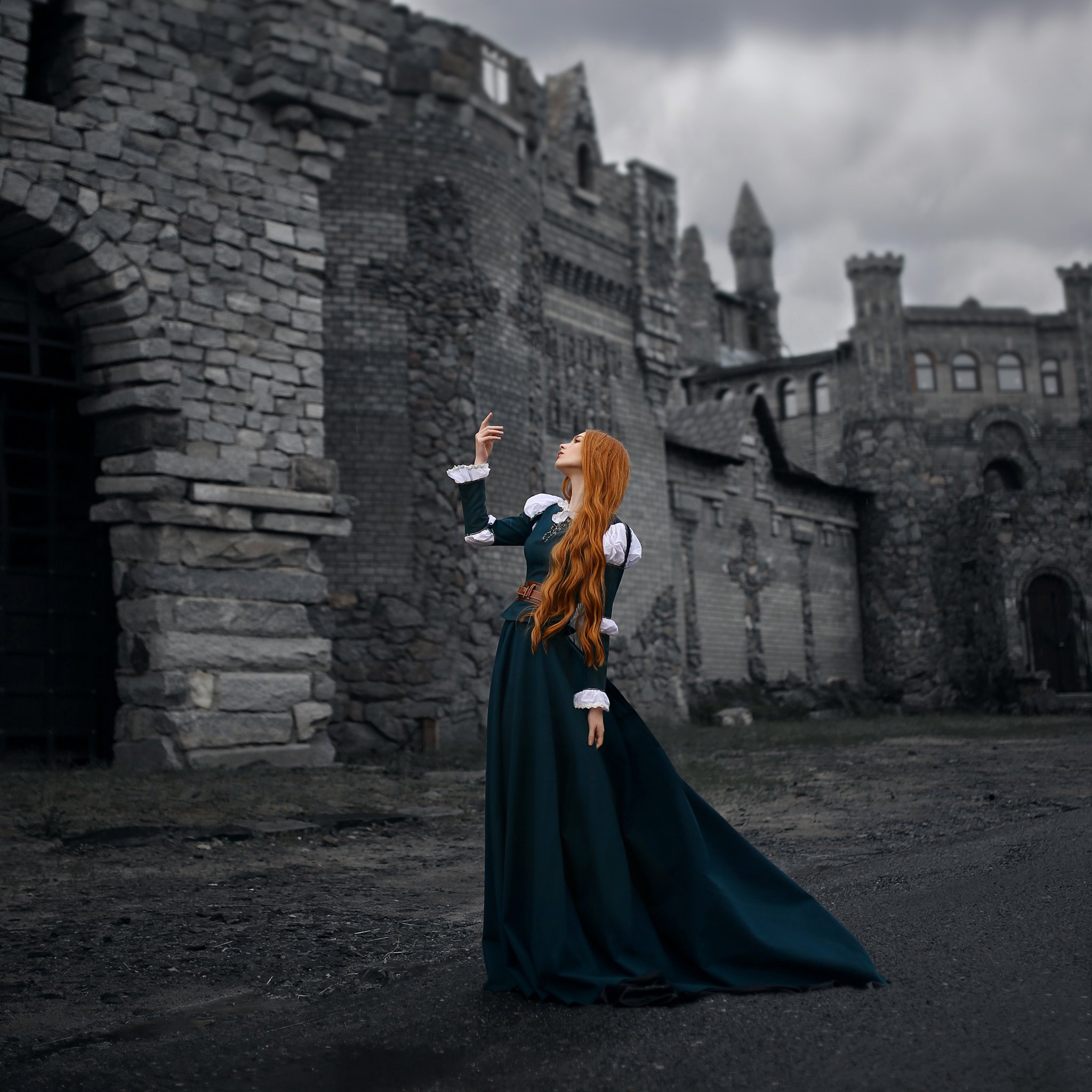 замок, Белгород, храброе сердце, рыжая девушка, историческое платье, девушка возле замка, средневековье , Ирина Голубятникова