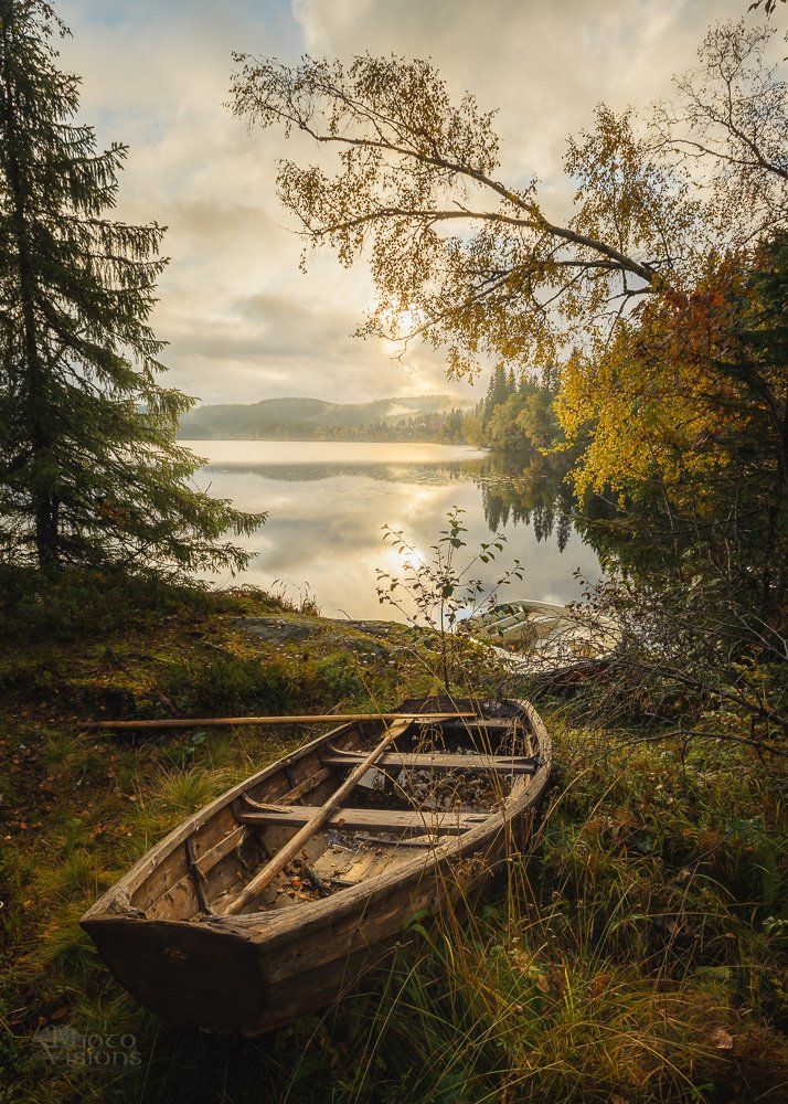 autumn,autumnal,light,morning,lake,shore,boat,mist,fog,norway,norwegian,jonsvatnet, Adrian Szatewicz