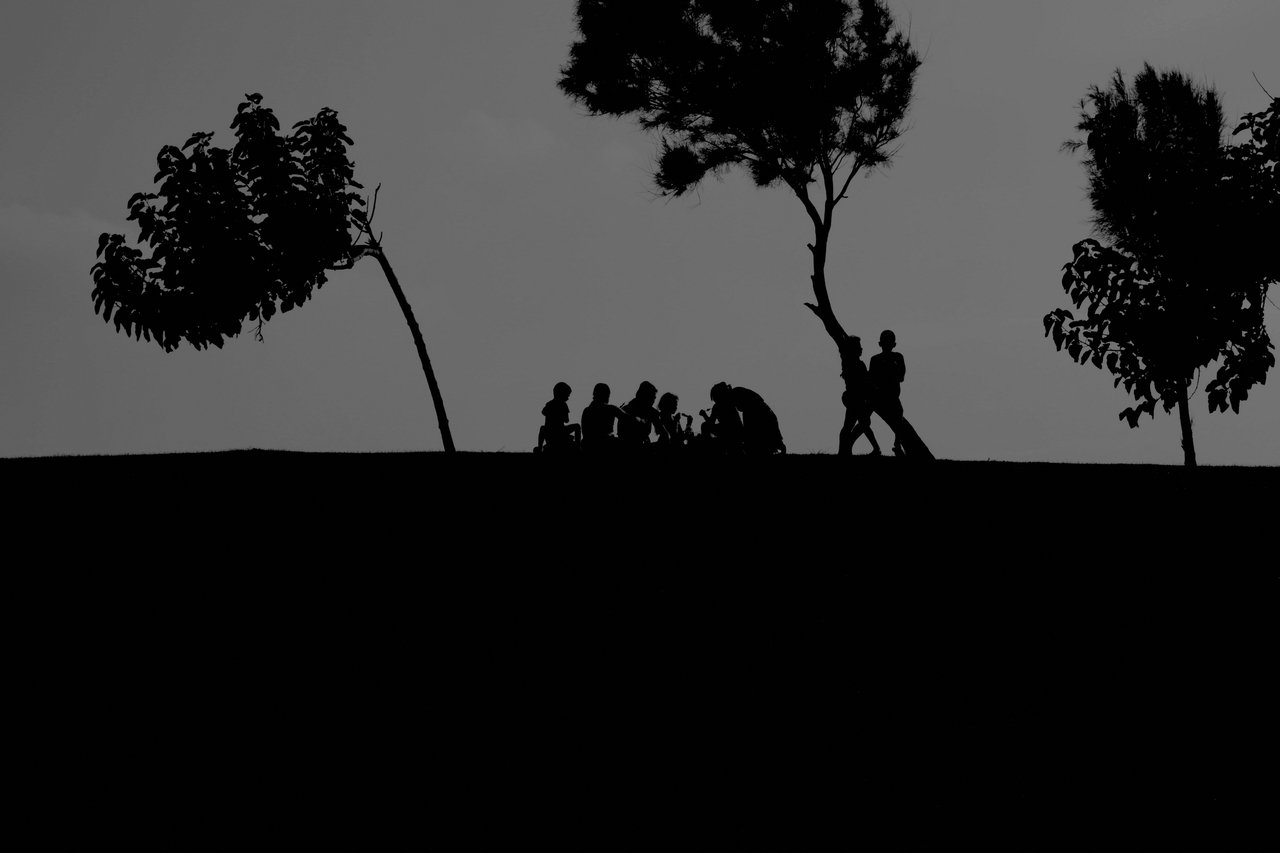 silhouet black and white people, vladimir algazin