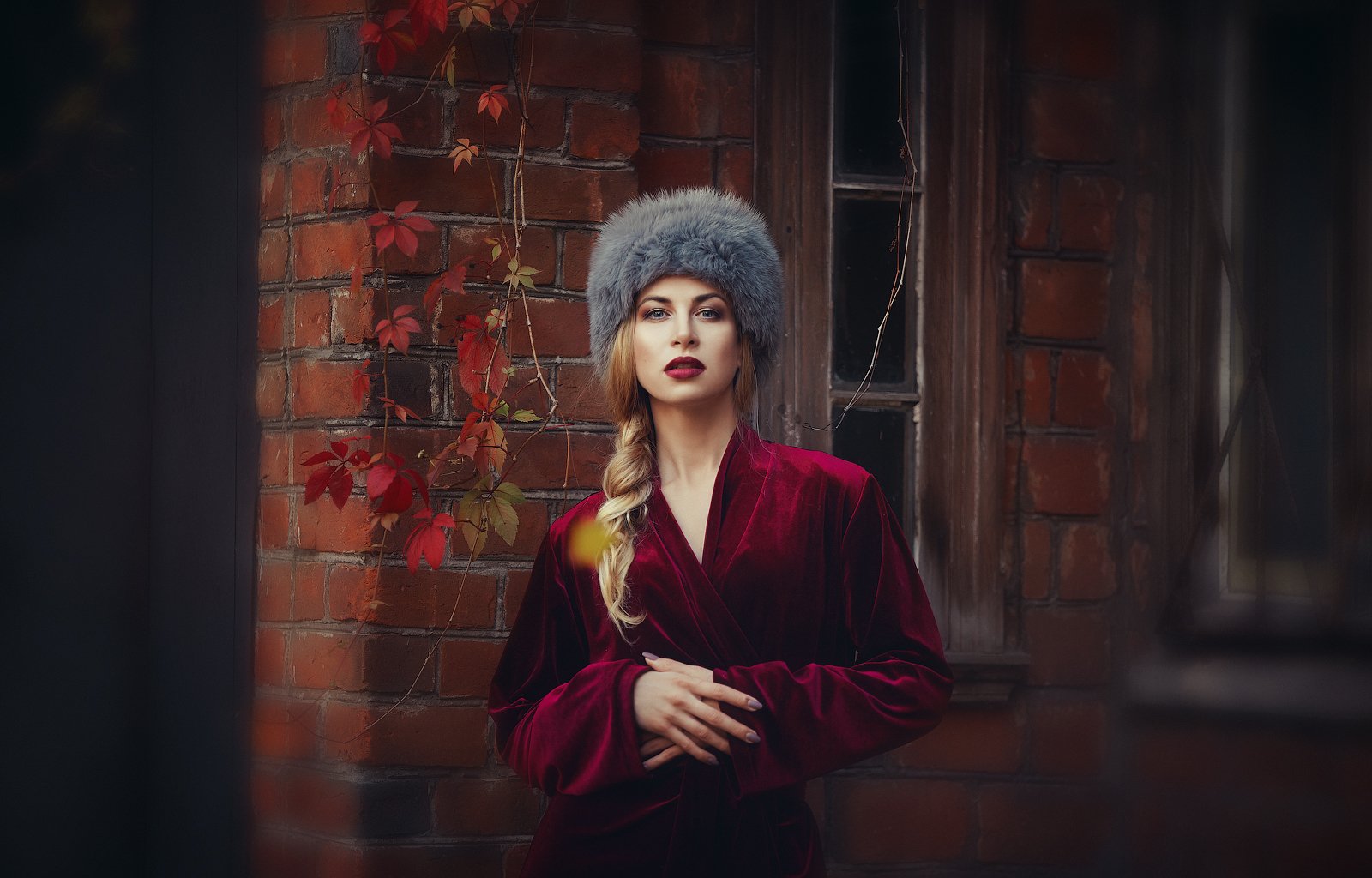 девушка, красный цвет, осень,красота, портрет,, Андрей Воронин