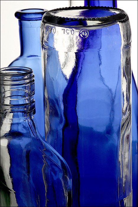 синяя бутылка, бутылки, натюрморт, стекло,, Victor Pechenev