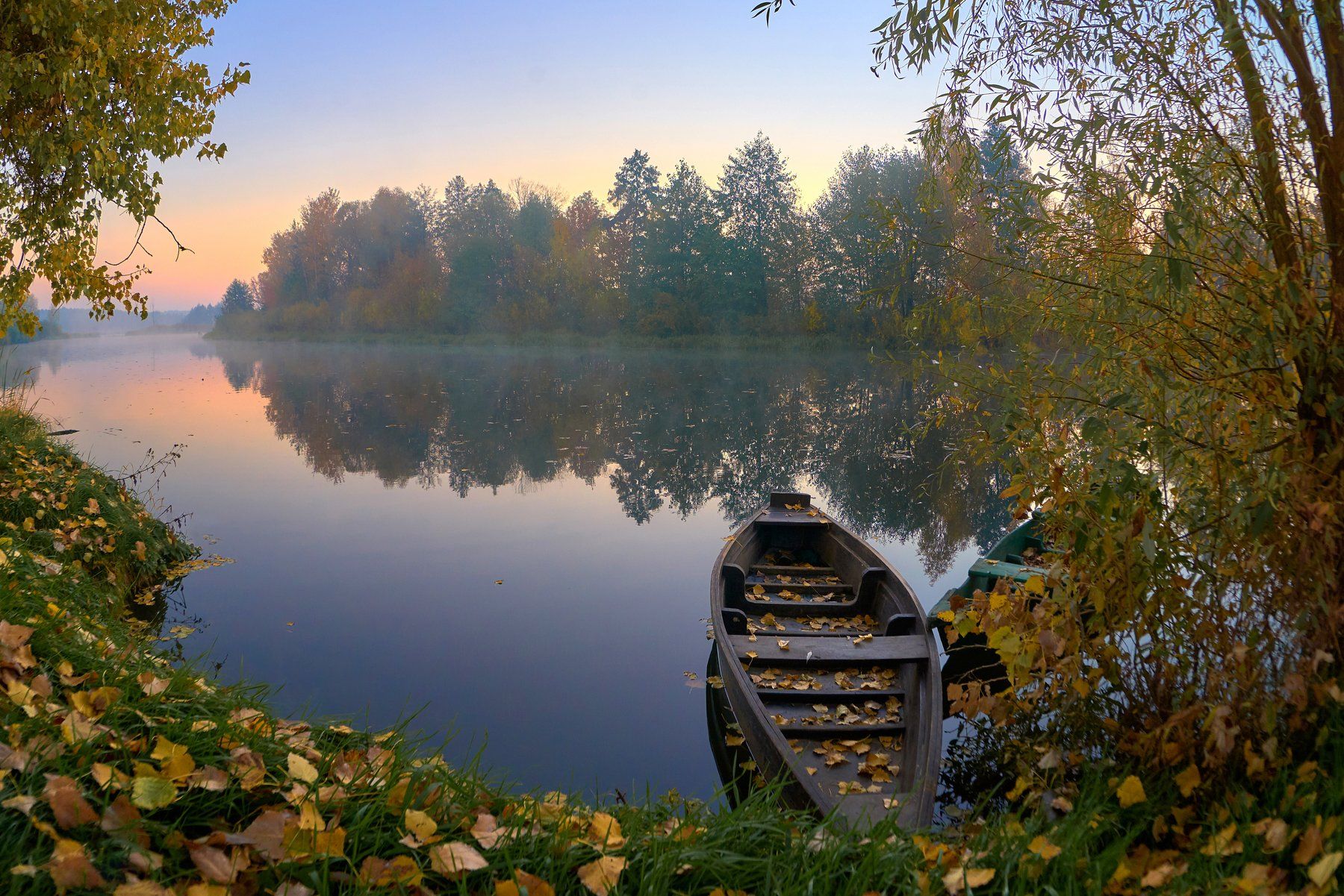 лодка, осень, река, вода, отражение, утро, рассвет, Казун Андрей