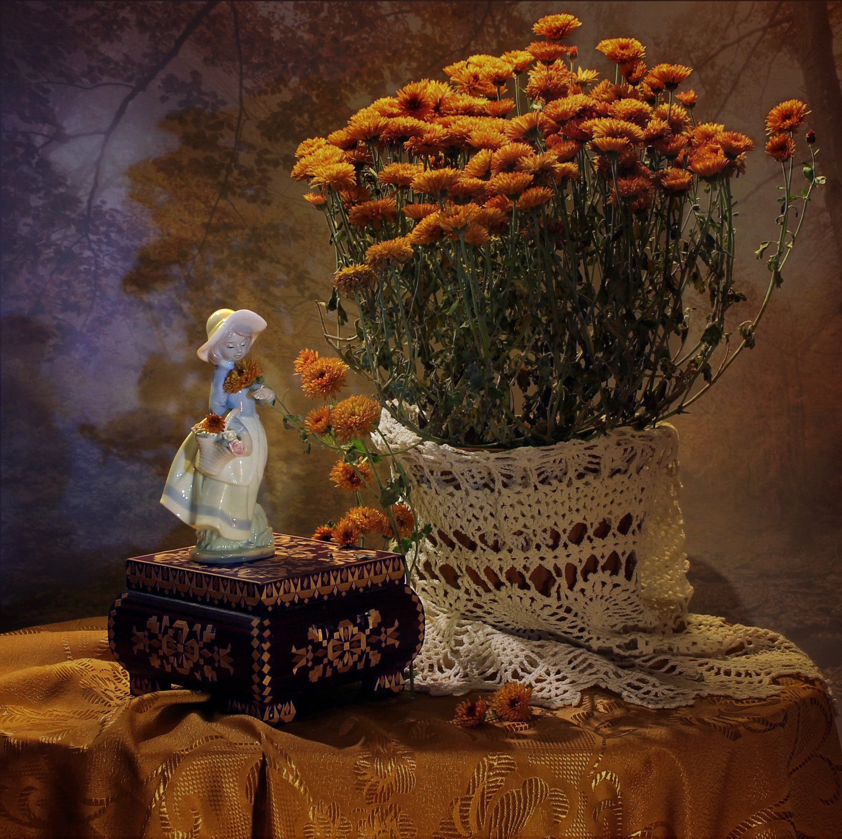 натюрморт, осень, хризантемы, статуэтка, девушка, цветы, Ковалева Светлана