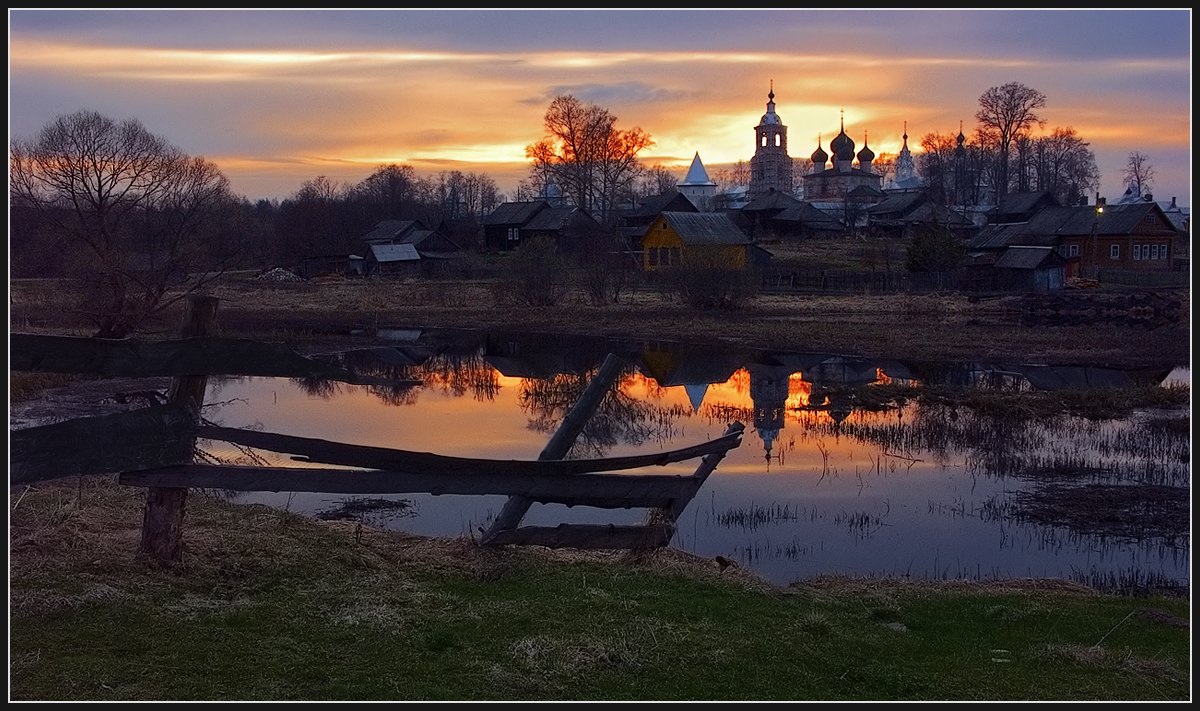 весна, закат, река, забор, деревня, монастырь, Олег Дунаев