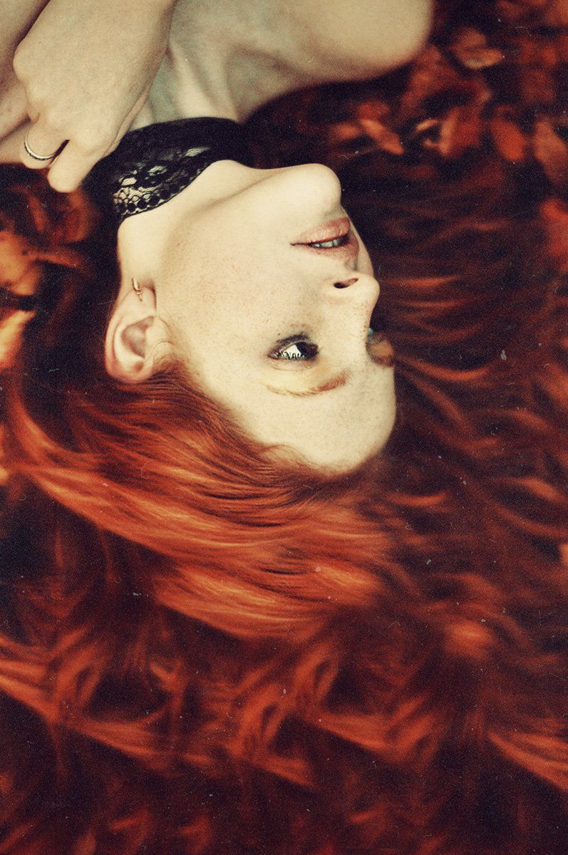 рыжая девушка, портрет, веснушки, осень, лес, Lina Kuba