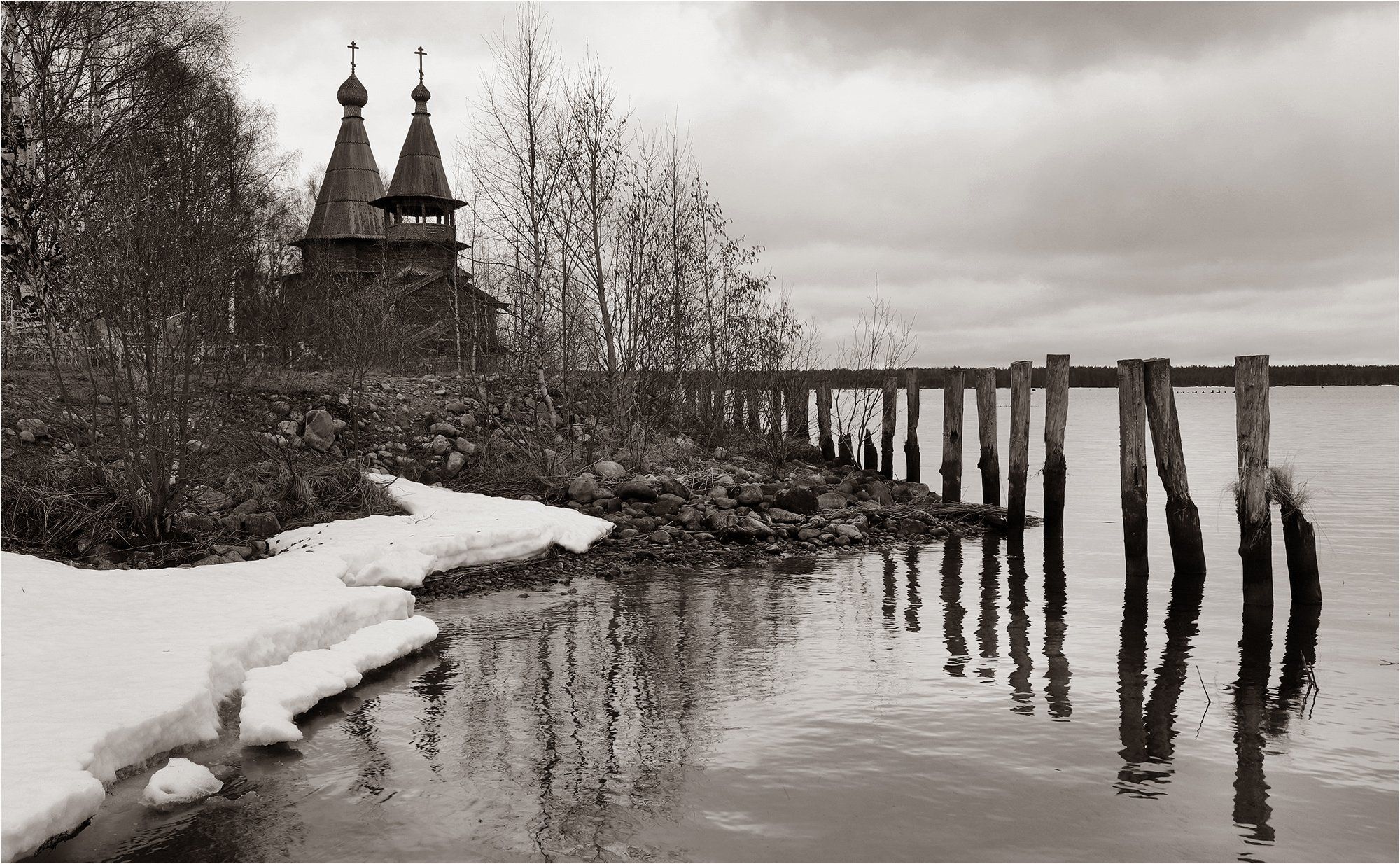 весна, снег, озеро, деревянный храм, церковь, сепия,, Victor Pechenev