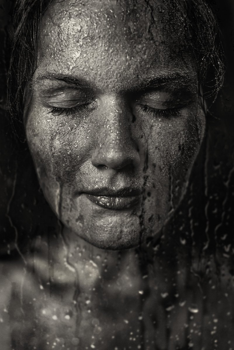 женский портрет, черно-белое, одиночество, тоска, капли, Владимир Ковальчук