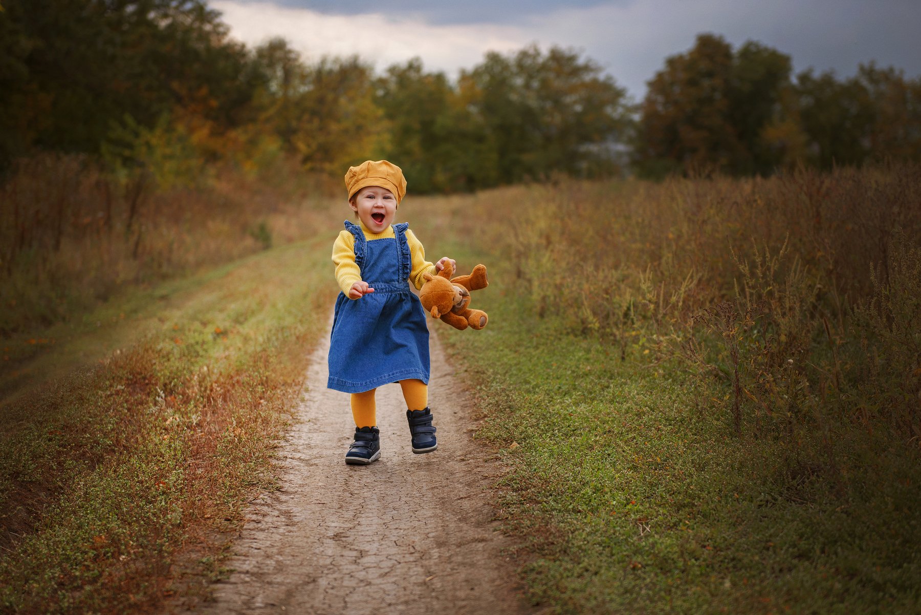 ребенок, счастье, ребенок бежит, бег, детское фото, осень, Маркова Вика