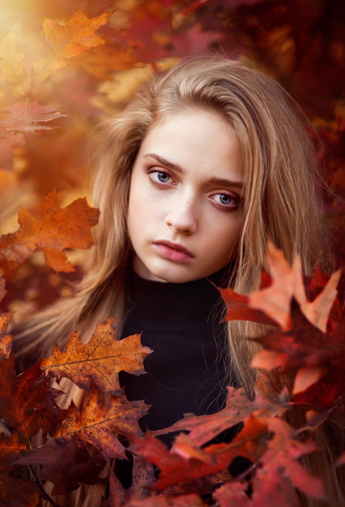девушка осень листья красный, Шавловская Марина