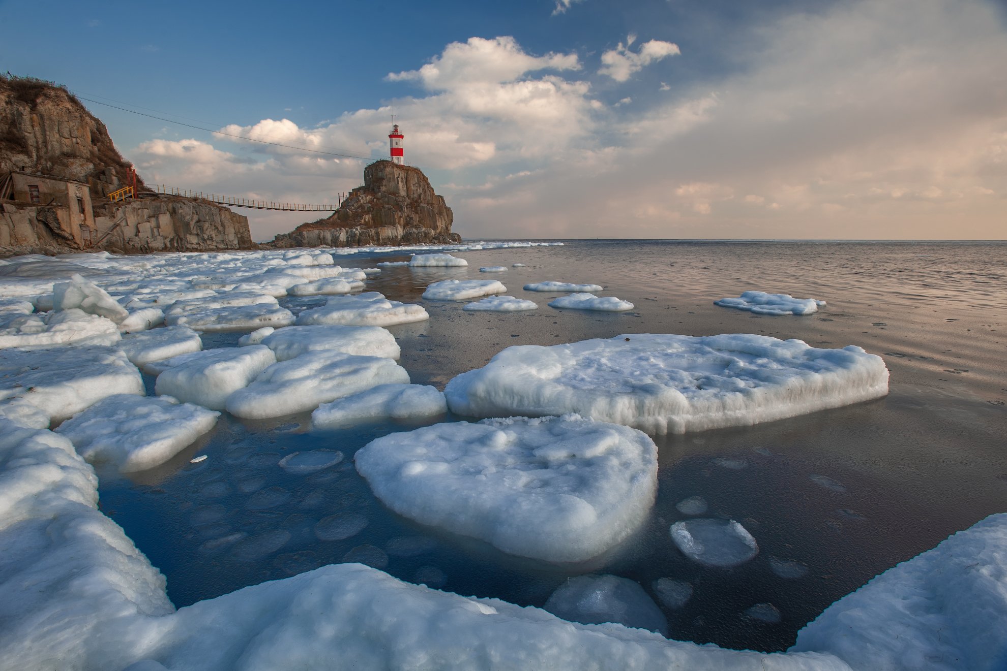 маяк басаргина, владивосток, пейзаж, японское море, зима, лёд, закат, Иван Боровков