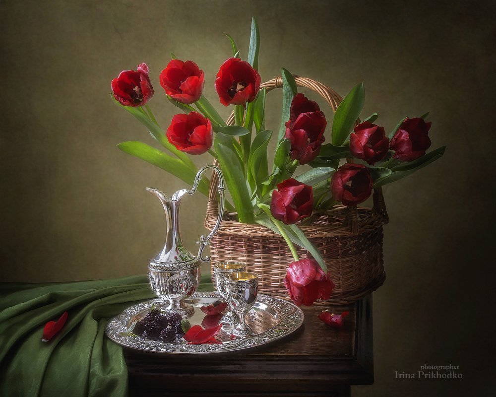 натюрморт, цветы, тюльпаны. букет, серебряная посуда, вино, Ирина Приходько