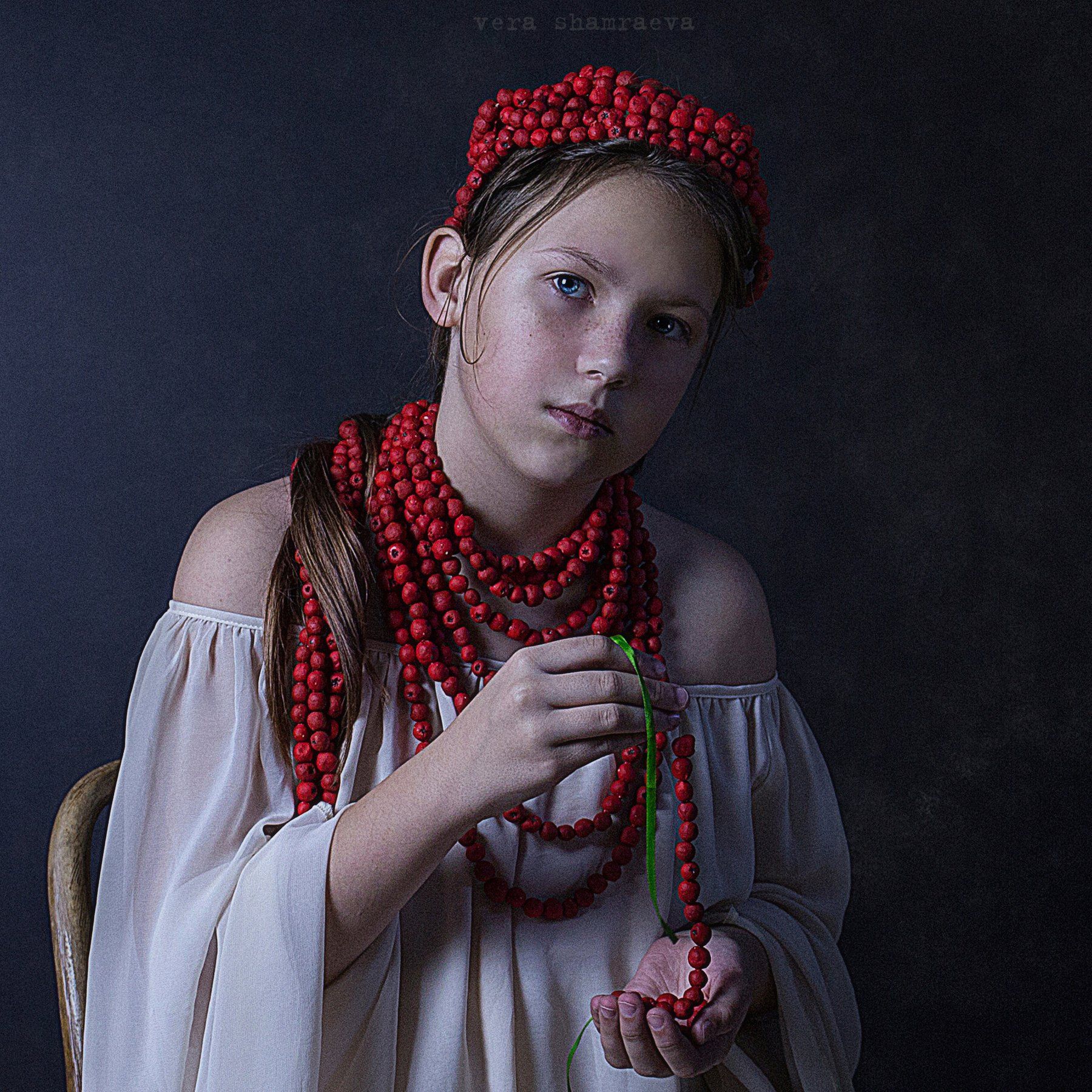 детский портрет рябиновые бусы вера шамраева, Вера Шамраева