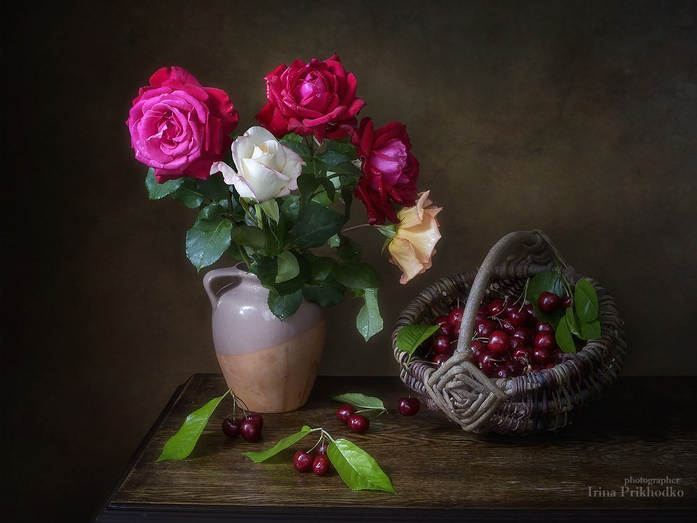 натюрморт, лето, винтажный корзина, цветы, букет, розы, черешня, Ирина Приходько