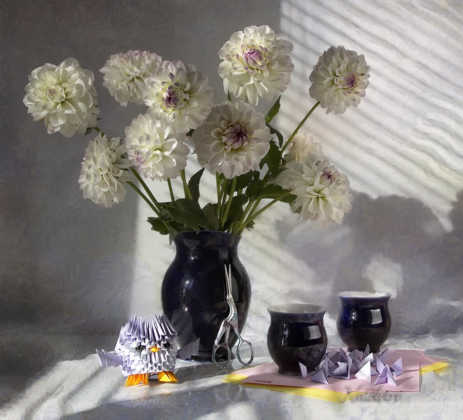 натюрморт, цветы, георгины, бумага, ножницы, сова, Наталья Кузнецова (Nateletro)