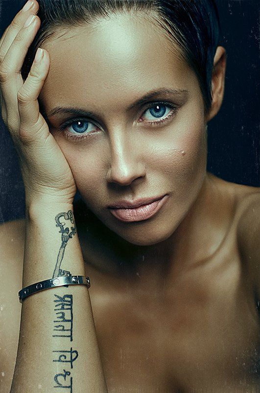 татуировка, портрет, жанр, девушка, брюнетка, ключ, Lina Kuba