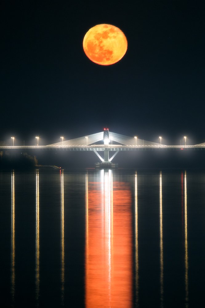 night bridge moon architecture danube reflections, Lyuboslav