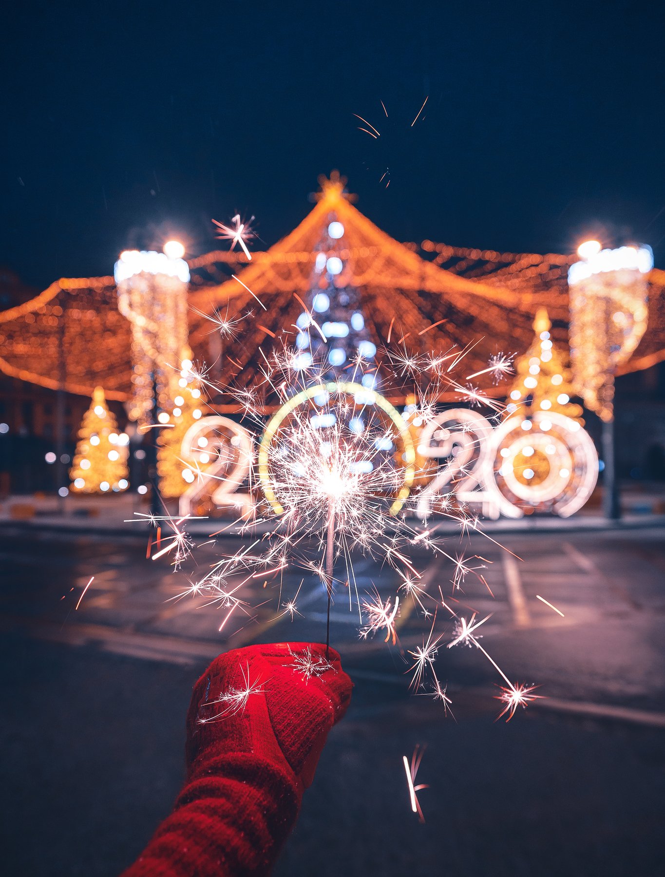 москва, новый год, new year, 2020, moscow, decoration, рука, бенгальский огонь, sparkler, елка , Анастасия Мазурева