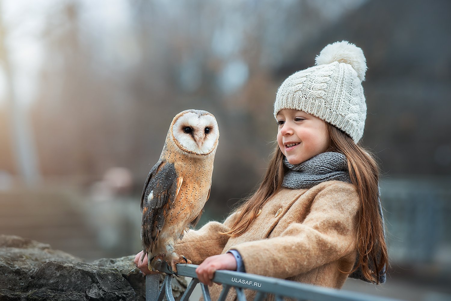 art photo, art, портрет, portrait, осень, autumn, ребенок, дети, животное, сова, птица, owl, радость, малыши, друзья, happy, любовь, love, 105mm, kid, children, beautiful, people, eyes, face, Юлия Сафо