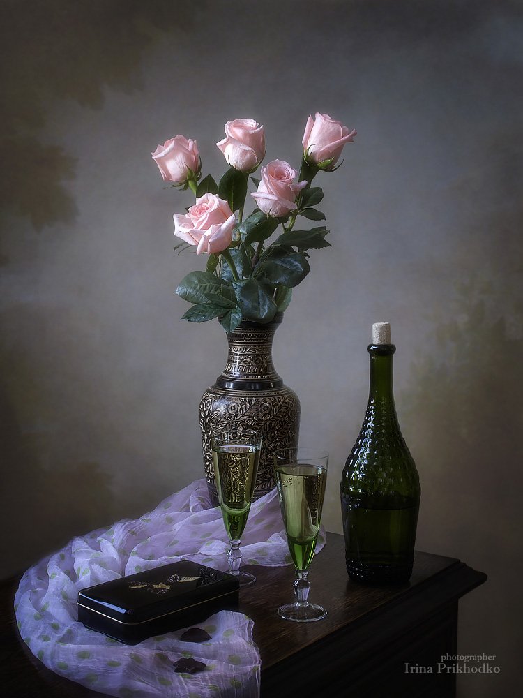 натюрморт, романтика, нежные розы, букет, белое вино, Ирина Приходько