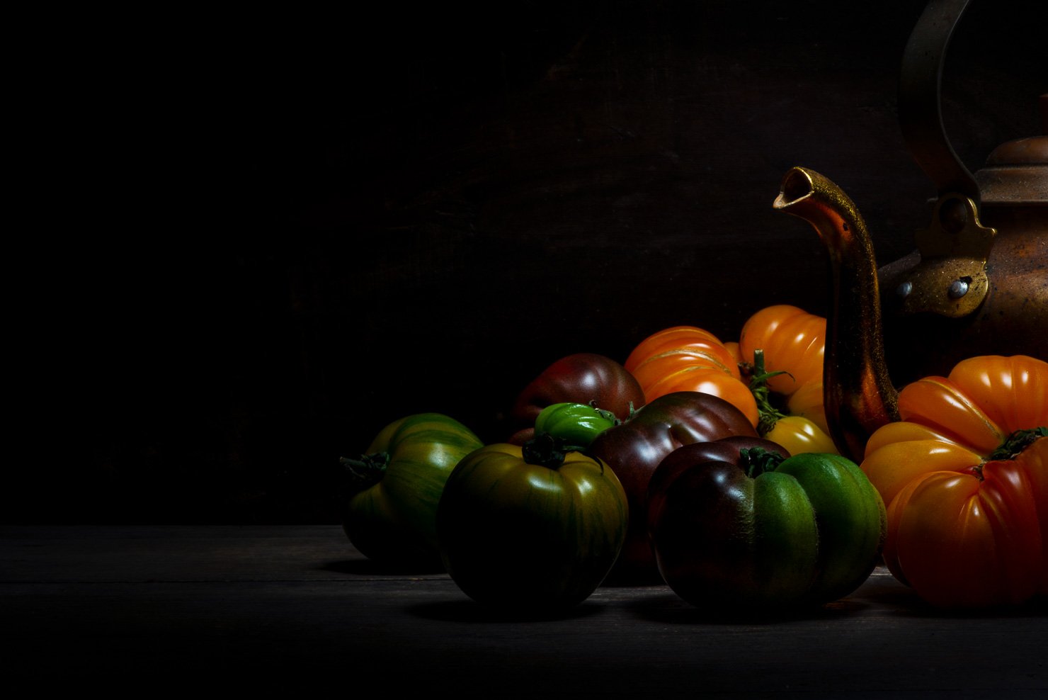 food; tomate; tomato; gastronomie; fooding; black, dark; light; kitchen; red, green, orange, yellow; jug; pitcher; crock;, LESCHALLIER-PERSONAL ART