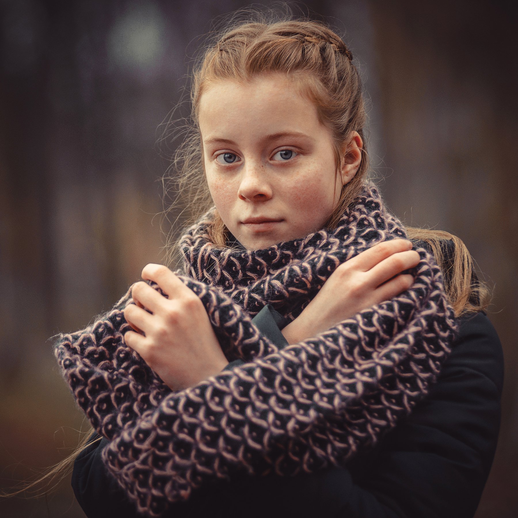 девушка осень рыжая шарф взгляд настроение желтый задумчивость руки волосы прическа, Игорь Сидорук