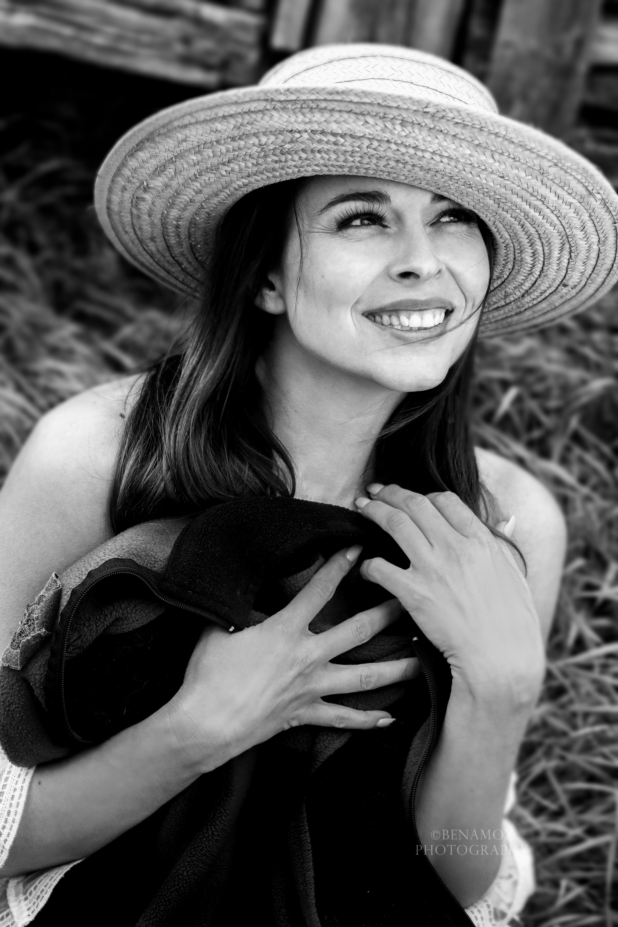 Woman, hat, black and white, , Ben Amoz