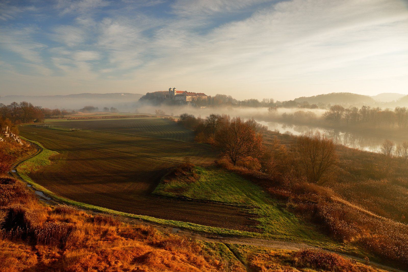 autumn, tyniec, morning, sunrise, light, mist, river, road, monastery, abbey, rock,, Jacek Lisiewicz