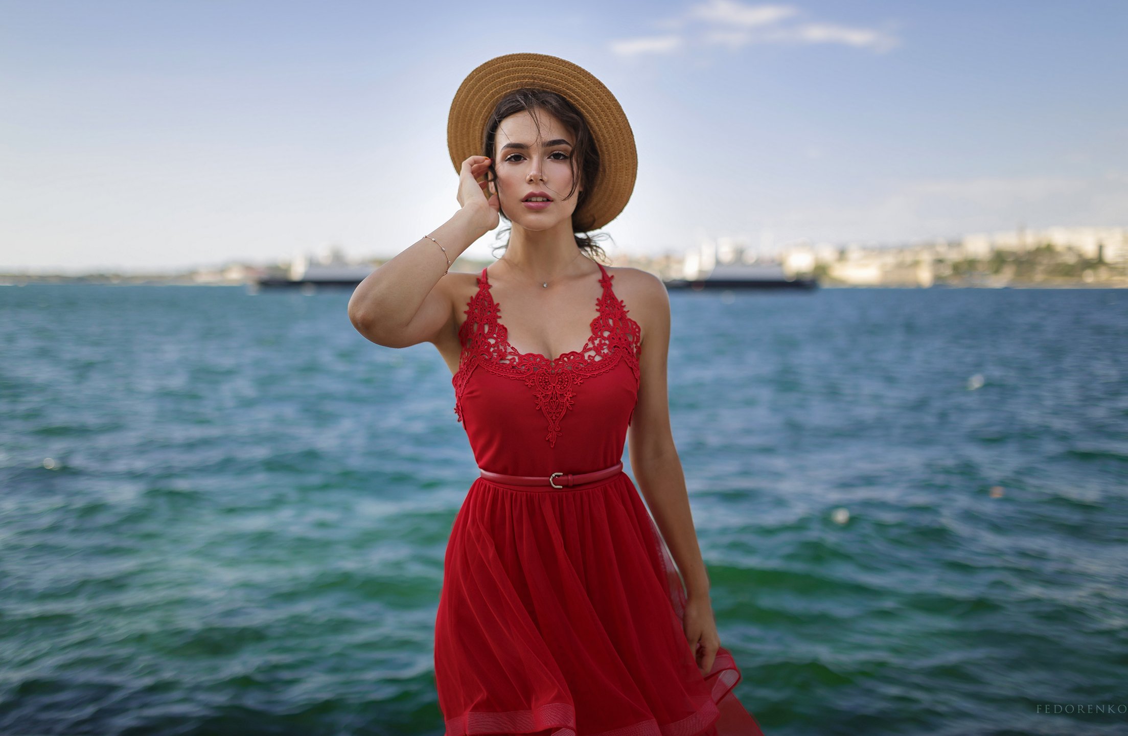 портрет море красное платье девушка красный шляпка, Антон Федоренко