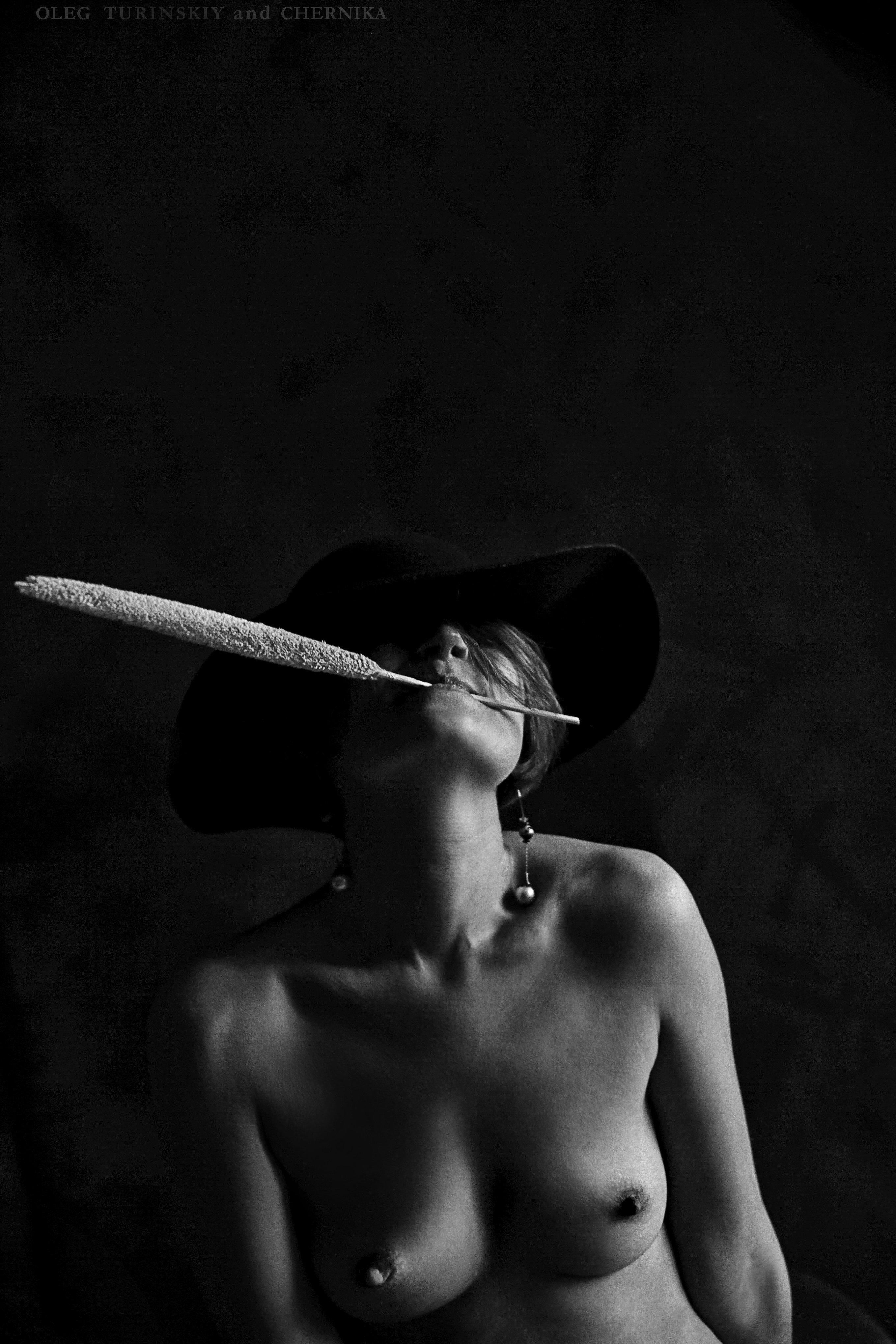чб женщина грудь тело шляпа, Олег Туринский