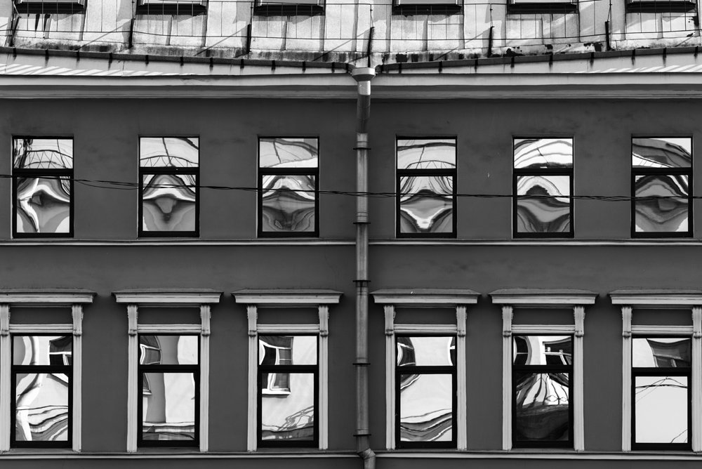 город, архитектура, санкт-петербург, чёрно-белое фото, отражения на стекле, абстракция, Марина Павлова