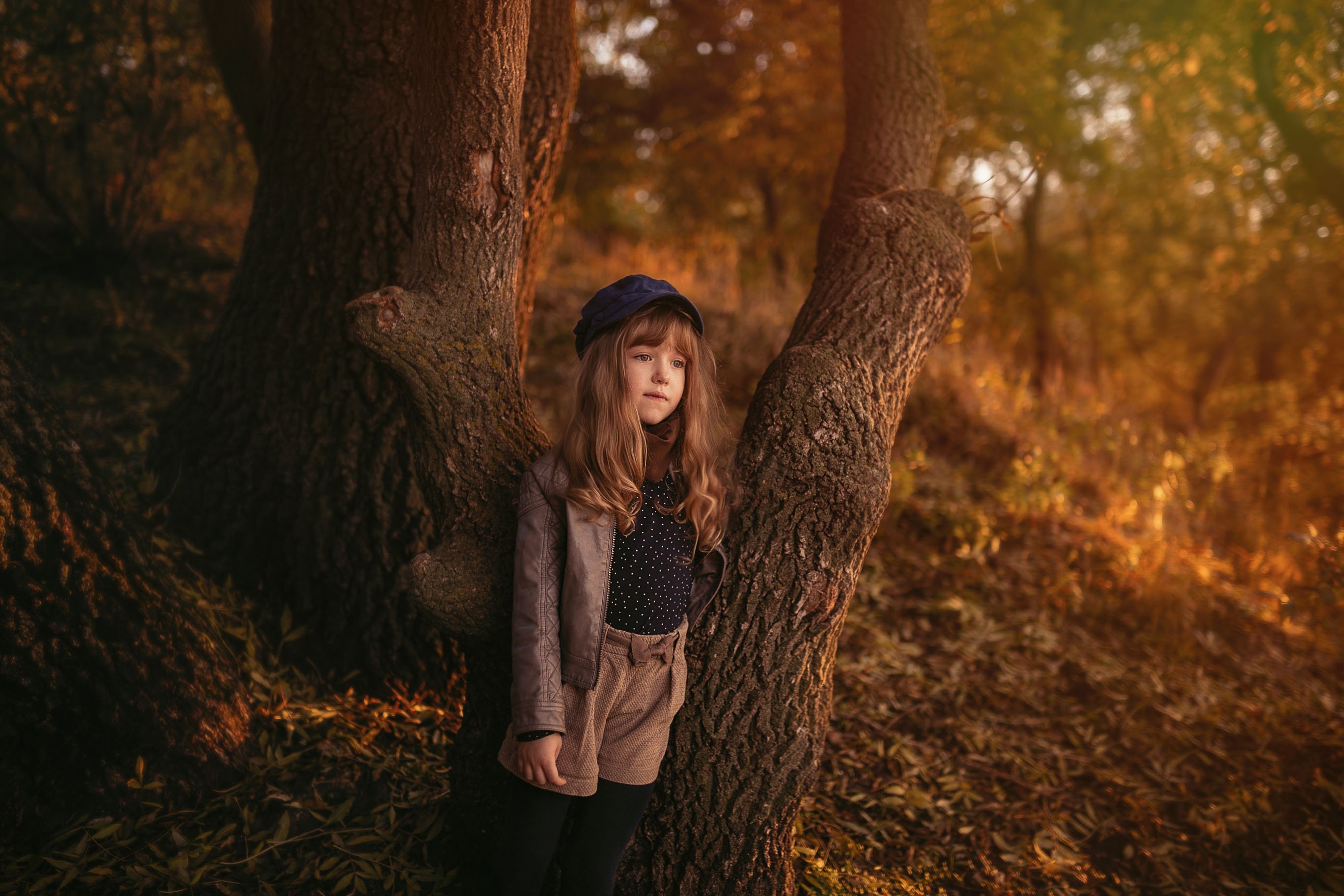 природа ребенок девочка детство мысли раздумья дерево осень  детство, Марина Еленчук
