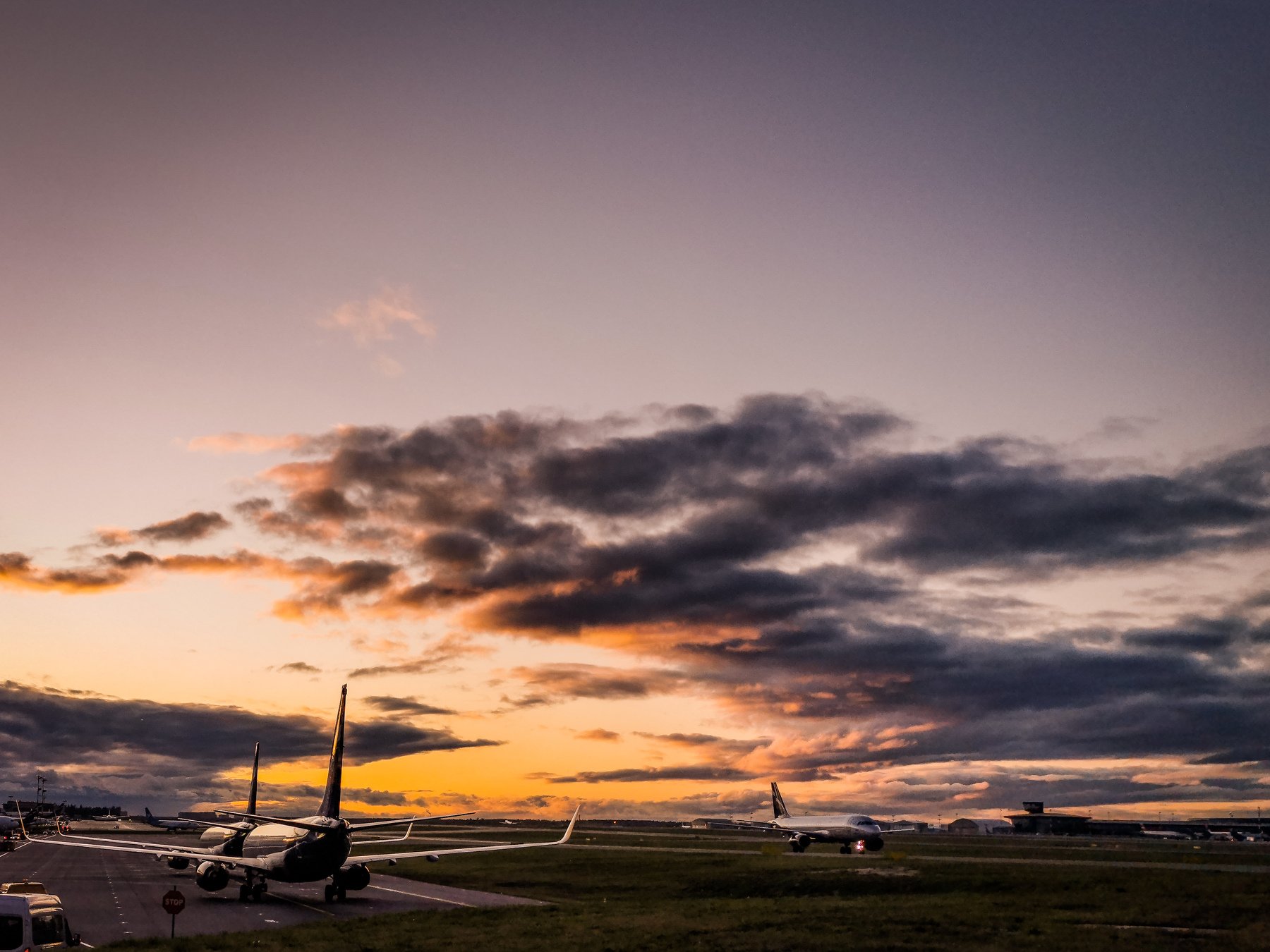 самолёт, самолёты, аэропорт, закат, небо, sky, sunset, airport, airplan, Алексей Алексеев