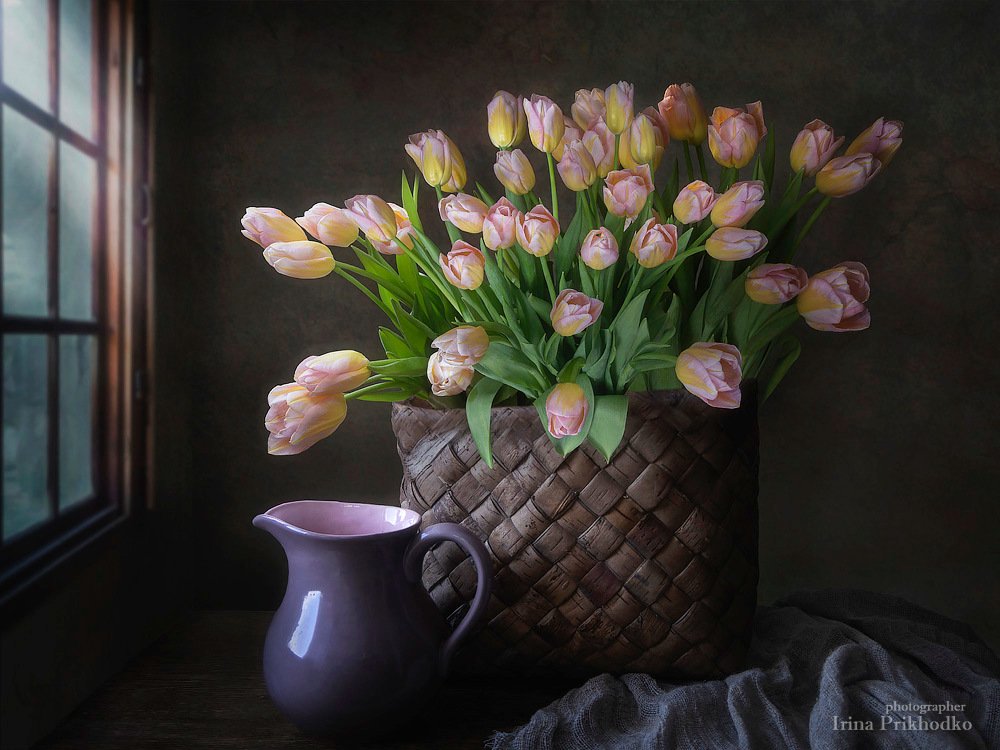 натюрморт, весна, цветы, ретро стиль, тюльпаны, деревенский дом, Ирина Приходько