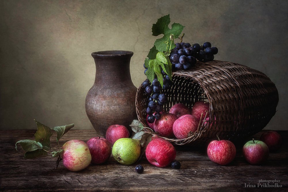 натюрморт, деревенский стиль, ретро, лето, урожай, яблоки, виноград, Ирина Приходько