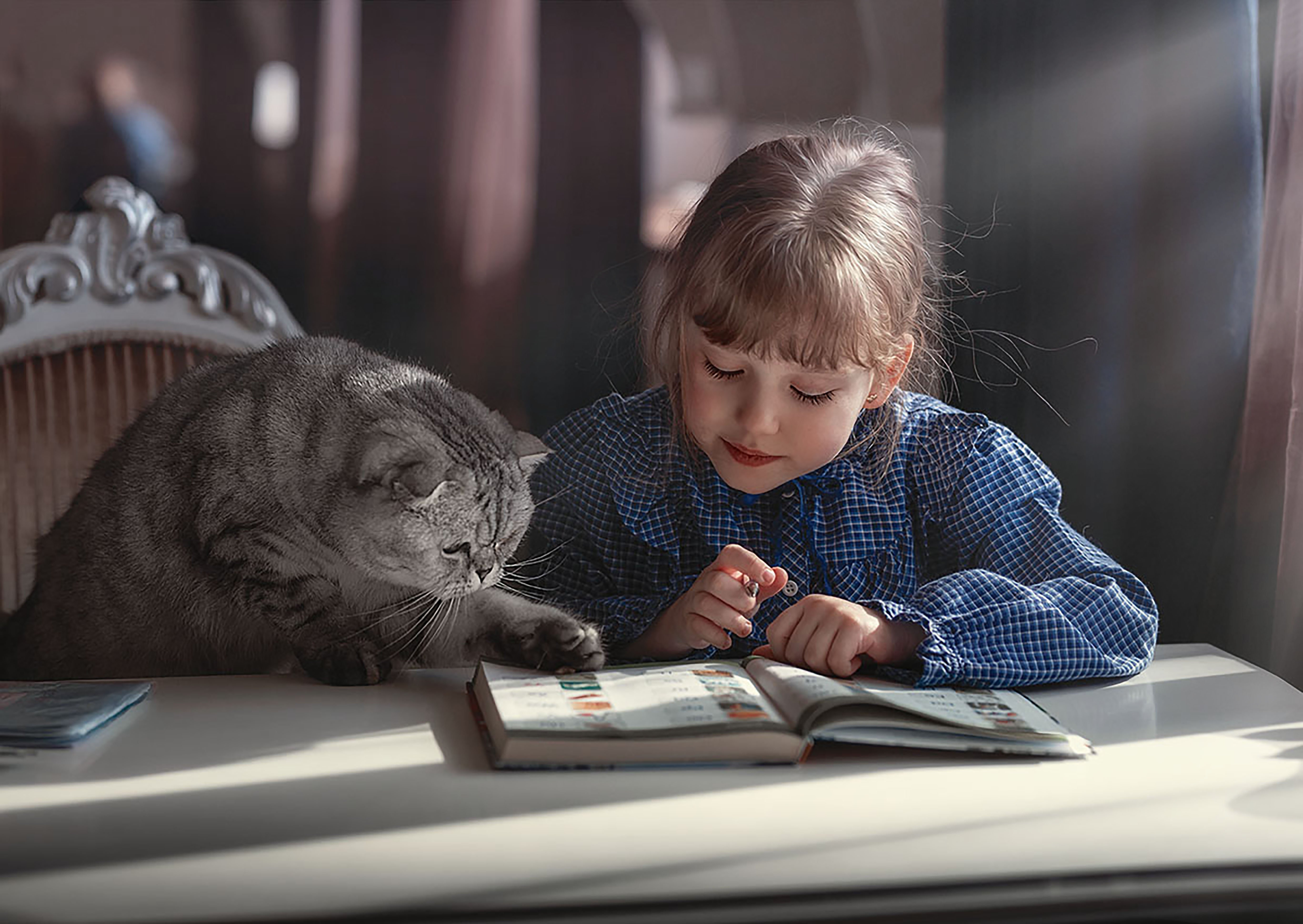 девочка кот дуэт детство  помощник урок занятие друзья, Марина Еленчук