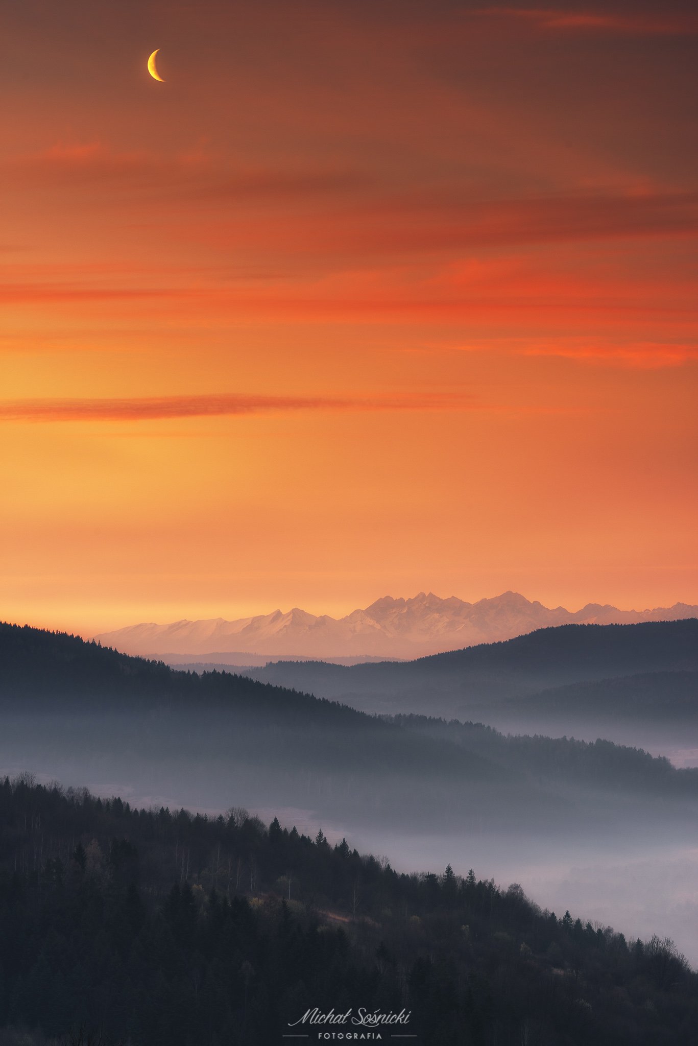 #moon #mountains #sunrise #landsacpe #color #pentax, Michał Sośnicki
