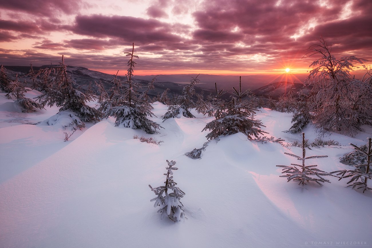 poland, polish, landscape, sunrise, sunset, colours, winter, awesome, amazing, adventure, travel, beautiful, morning, snow, frozen, light, mountains, Tomasz Wieczorek