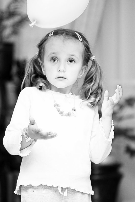 сашутка, 3.5, года, маленькая, девочка, и, шарик, и, пусть, весь, мир, подождет!!!!!, Lyudmila Bagdassarian