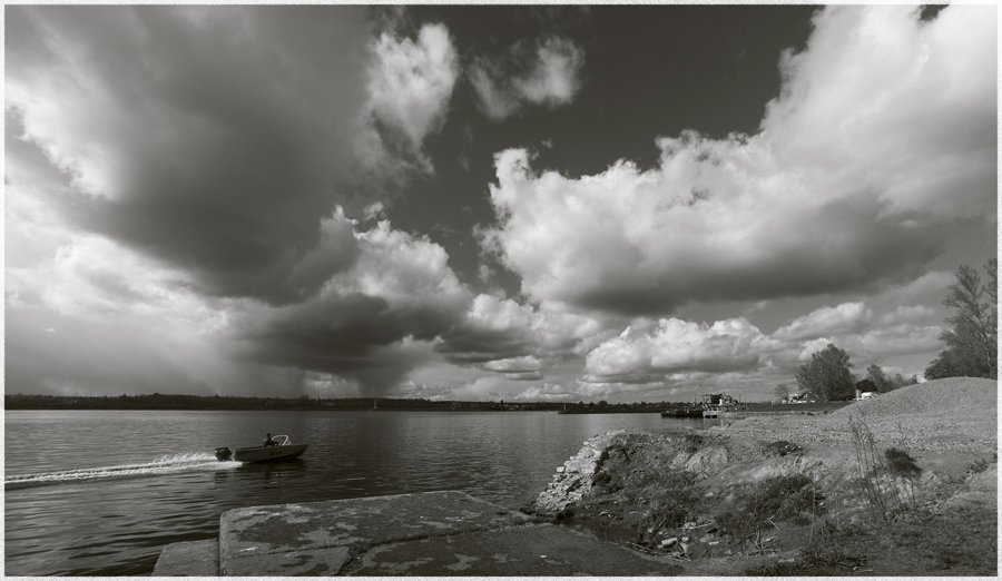 шлиссербург,вода,небо,лодка,мотор,берег, Евгений Пугачев.