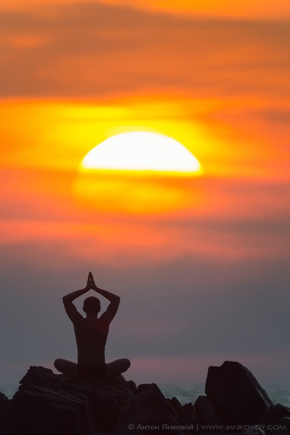 yoga, india, goa, arambol, rocks, asana, йога, индия, гоа, арамболь, закат, солнце, sun, sunset, Антон Янковой (www.photo-travel.com.ua)