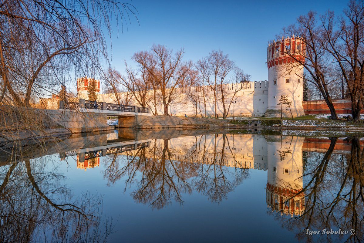 новодевичий монастырь, весна, москва, отражение, Игорь Соболев
